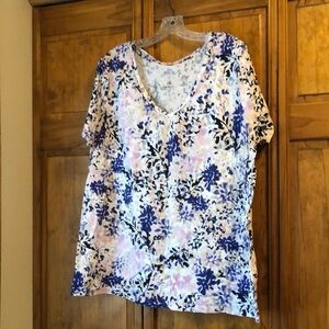 St John’s Bay White Purple Floral V-Neck Tee 1X